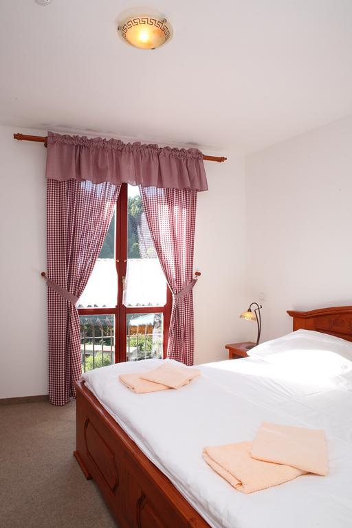Hradni Basta Hotel Becov nad Teplou Room photo
