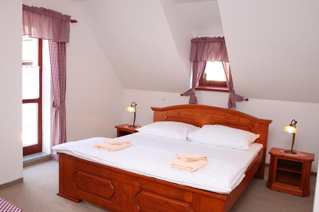 Hradni Basta Hotel Becov nad Teplou Room photo
