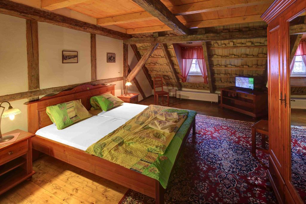 Hradni Basta Hotel Becov nad Teplou Exterior photo