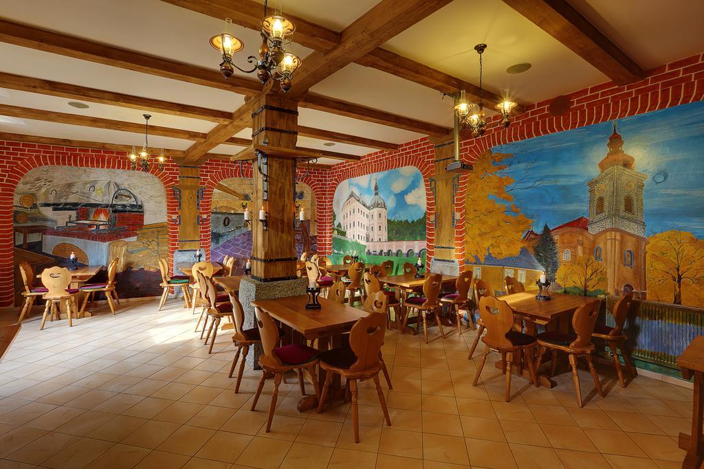 Hradni Basta Hotel Becov nad Teplou Exterior photo